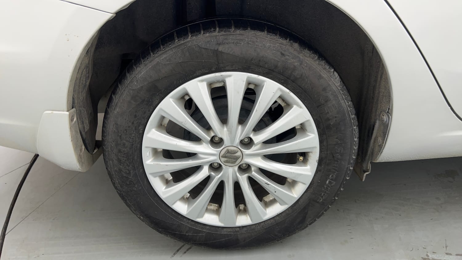 Used 2018 Maruti Suzuki Ciaz Sigma 1.4 MT Petrol Manual tyres RIGHT REAR TYRE RIM VIEW