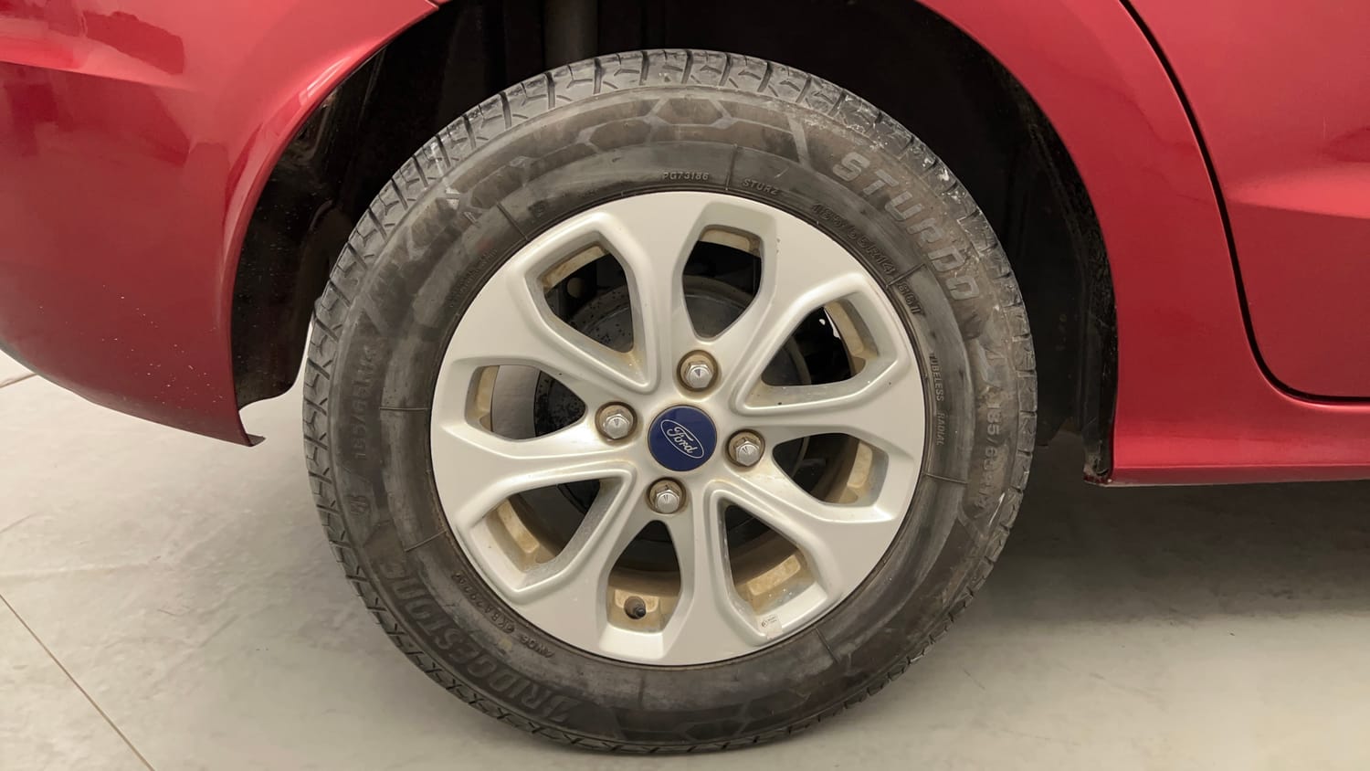 Used 2017 Ford Figo Aspire Titanium 1.2 Ti-VCT Petrol Manual tyres RIGHT REAR TYRE RIM VIEW