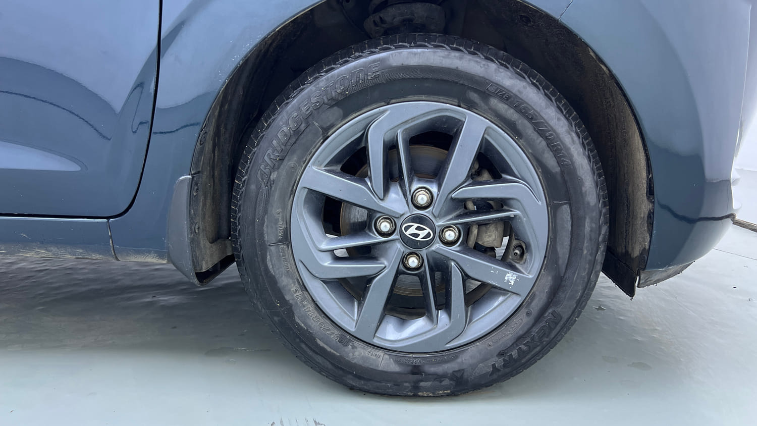 Used 2022 Hyundai Grand i10 Nios Sportz 1.2 Kappa VTVT CNG Cng Manual tyres RIGHT FRONT TYRE RIM VIEW