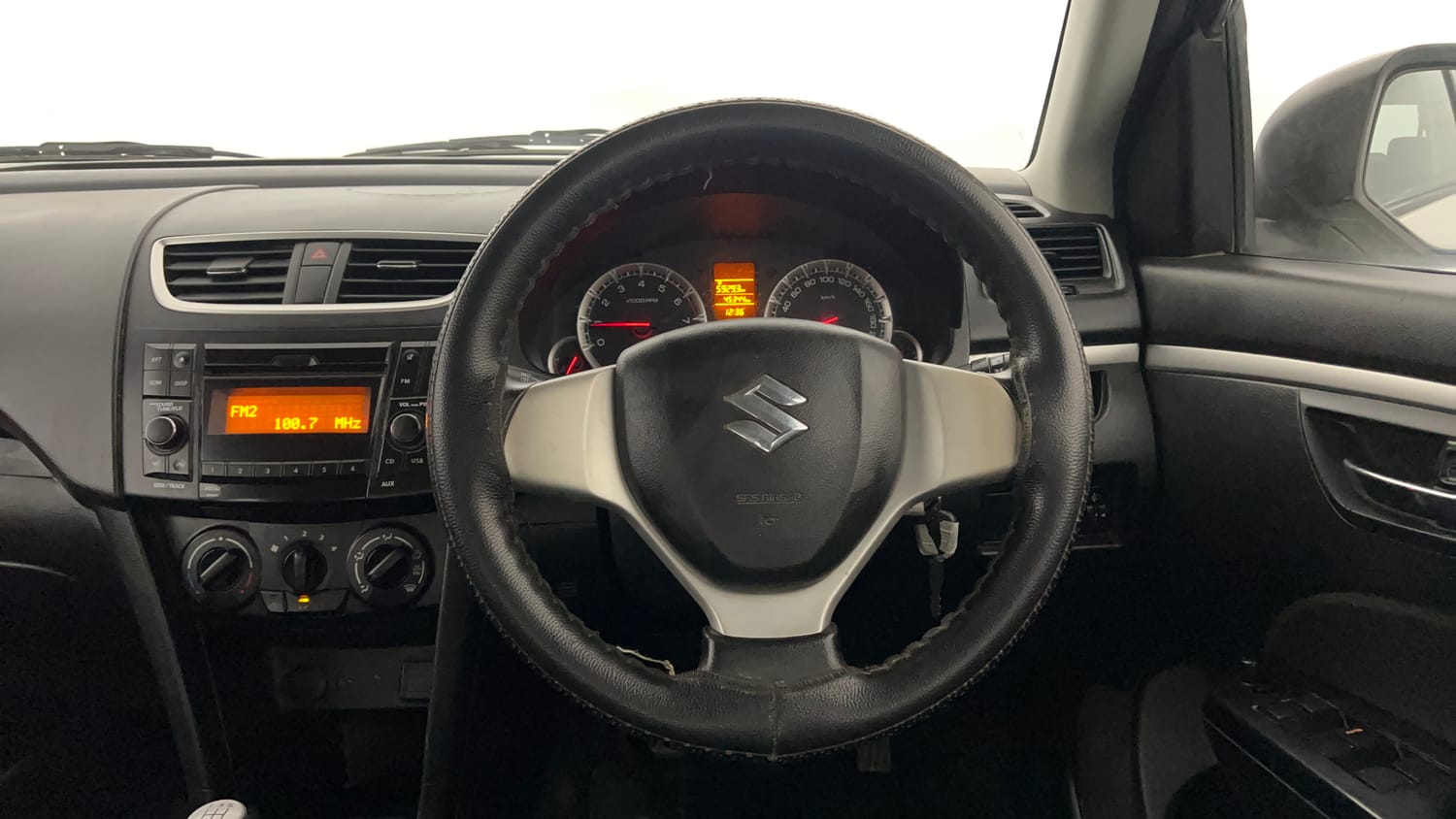 Used 2017 Maruti Suzuki Swift VXI (O) Petrol Manual interior STEERING VIEW