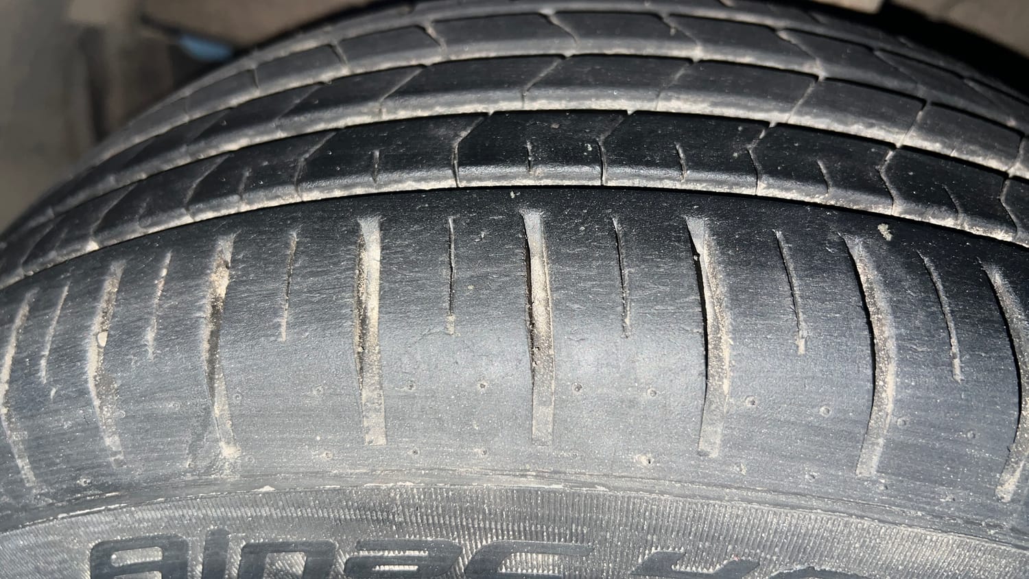 Used 2021 Maruti Suzuki Baleno Zeta Automatic Petrol Automatic tyres LEFT FRONT TYRE TREAD VIEW