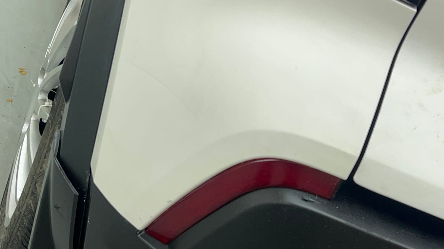 Used 2025 Renault Kiger RXE Petrol Manual dents MINOR SCRATCH