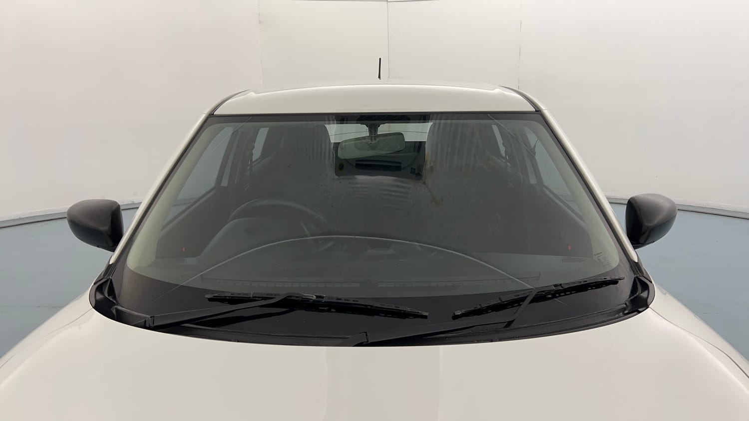 Used 2020 Maruti Suzuki Swift LXi Petrol Manual exterior FRONT WINDSHIELD VIEW
