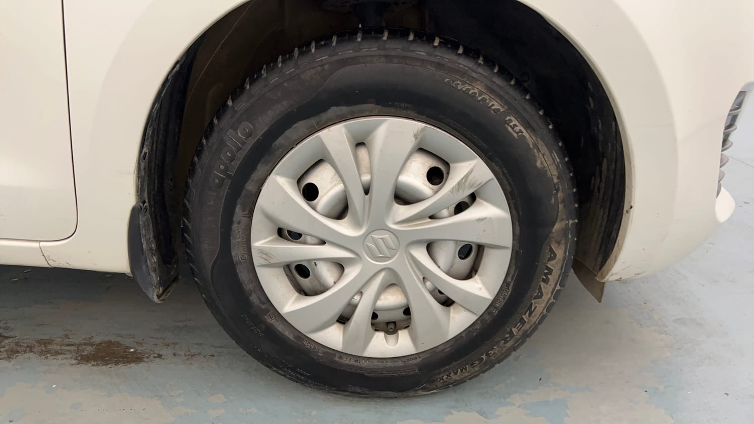 Used 2020 Maruti Suzuki Swift LXi Petrol Manual tyres RIGHT FRONT TYRE RIM VIEW
