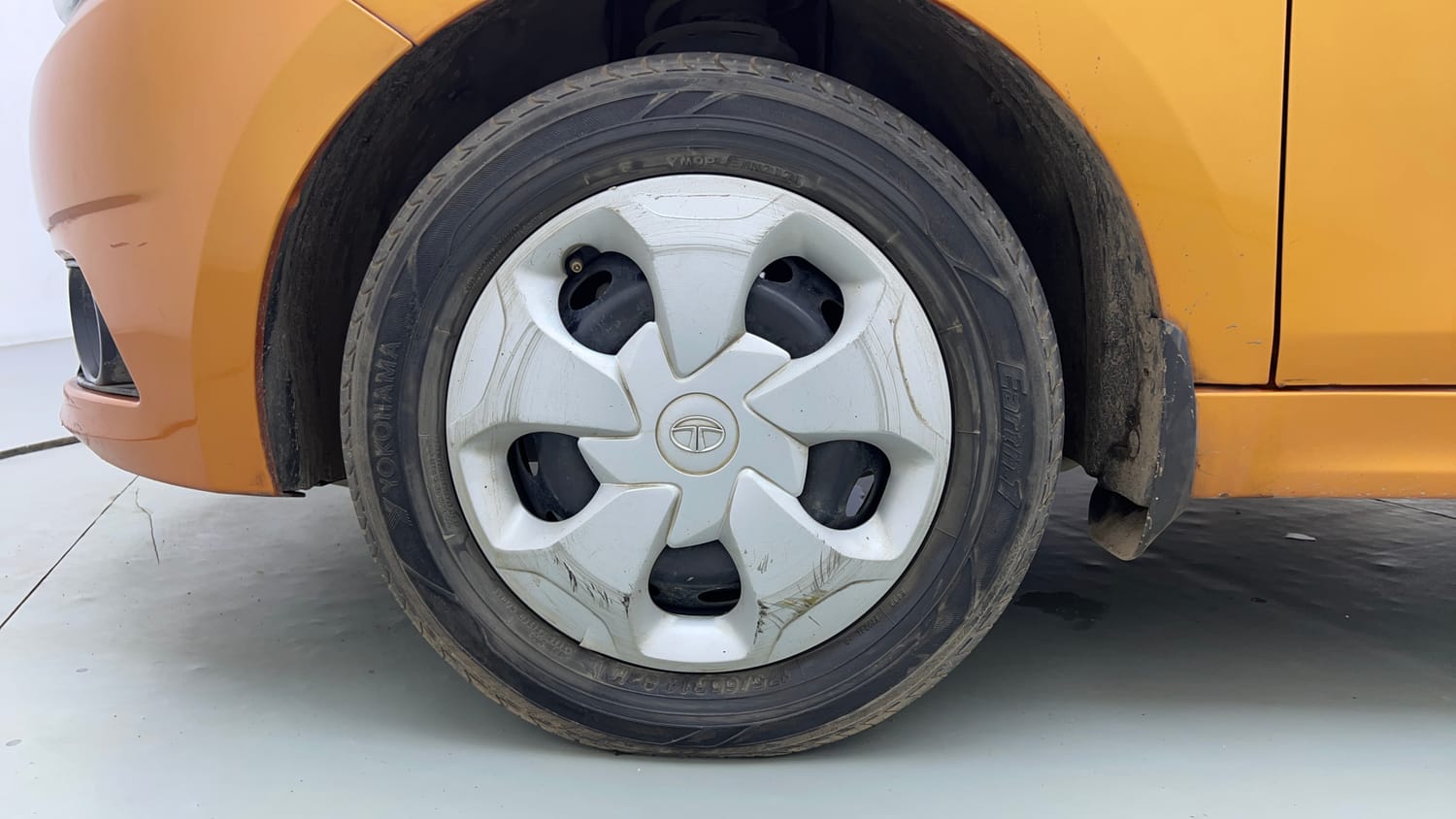 Used 2018 Tata Tiago Revotorq XT Diesel Manual tyres LEFT FRONT TYRE RIM VIEW