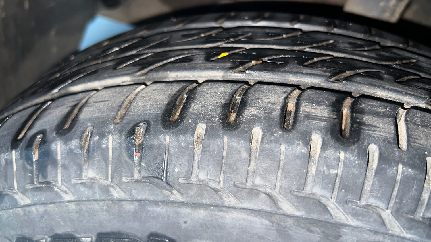 Used 2022 Hyundai Grand i10 Nios Sportz 1.2 Kappa VTVT CNG Cng Manual tyres LEFT FRONT TYRE TREAD VIEW