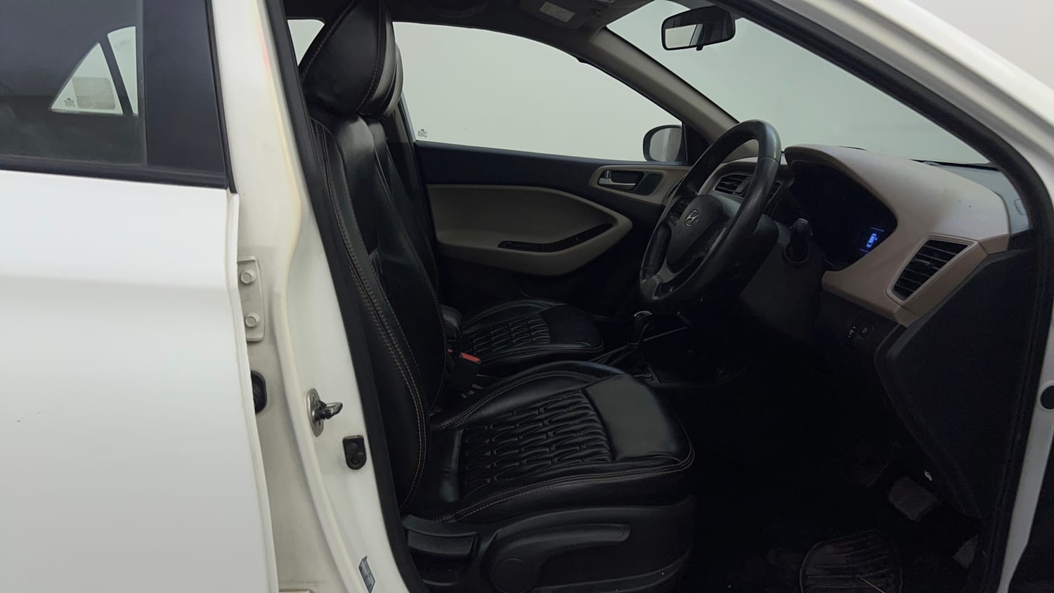 Used 2019 Hyundai Elite i20 Asta 1.2 AT Petrol Automatic interior RIGHT SIDE FRONT DOOR CABIN VIEW