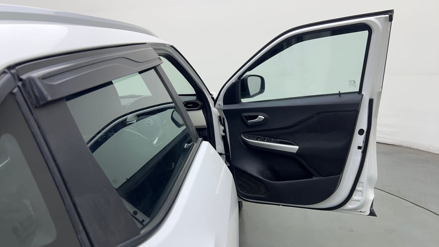 Used 2024 Nissan Magnite XL Petrol Manual interior RIGHT FRONT DOOR OPEN VIEW