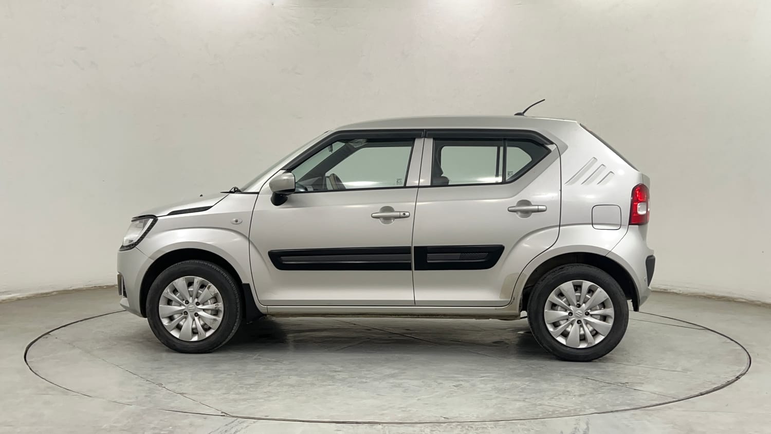 Used 2019 Maruti Suzuki Ignis Sigma 1.2 MT Petrol Manual exterior LEFT SIDE VIEW