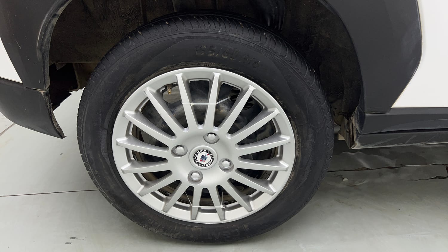 Used 2024 Nissan Magnite XL Petrol Manual tyres RIGHT REAR TYRE RIM VIEW
