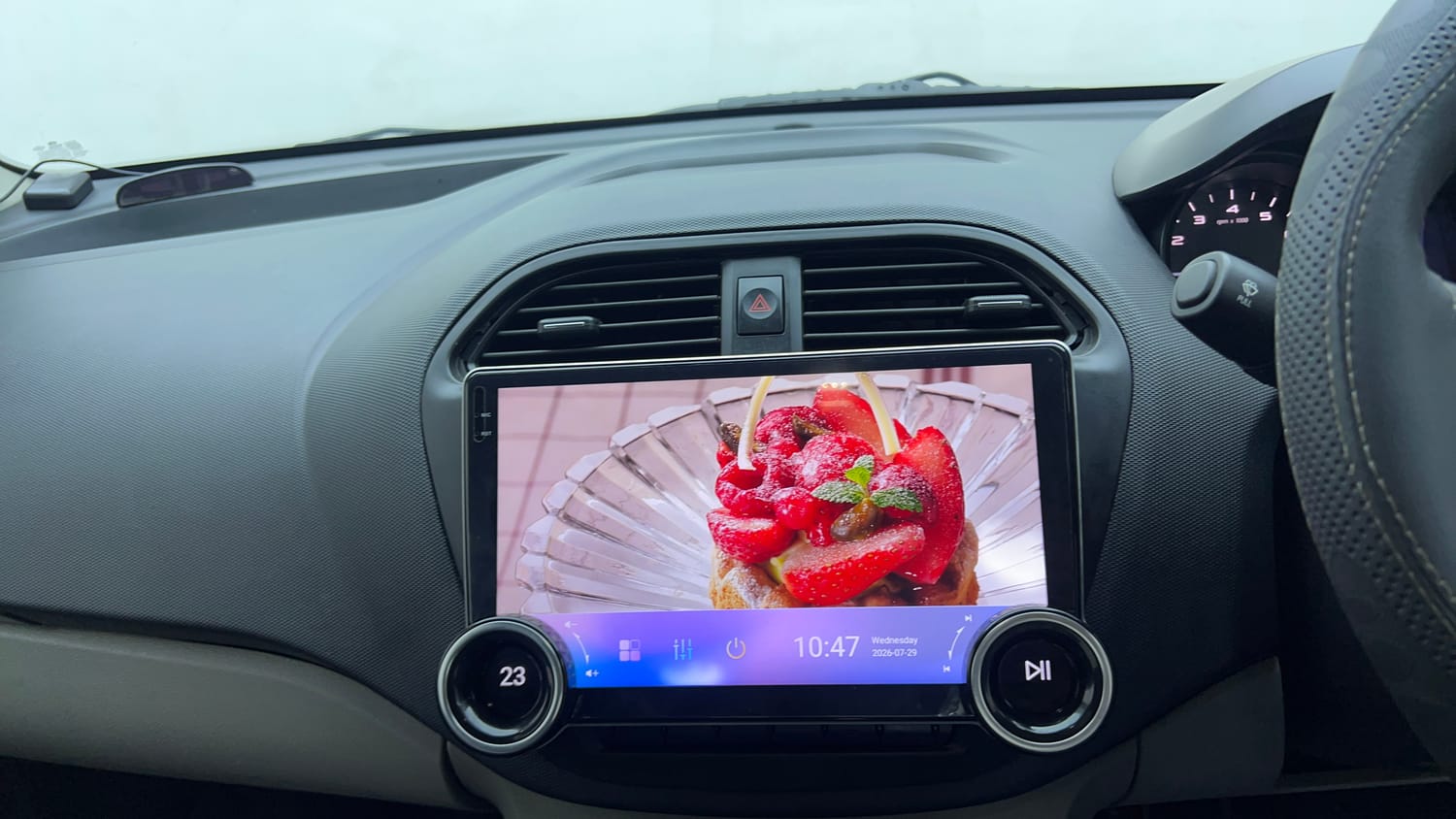 Used 2018 Tata Tiago Revotorq XT Diesel Manual top_features Integrated (in-dash) music system