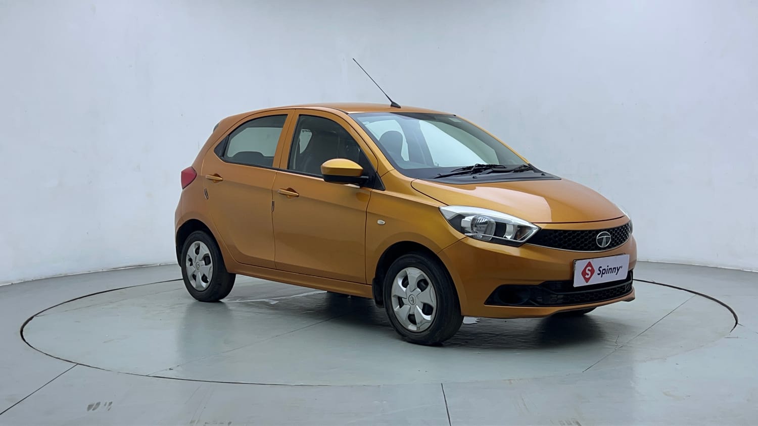 Used 2018 Tata Tiago Revotorq XT Diesel Manual exterior RIGHT FRONT CORNER VIEW