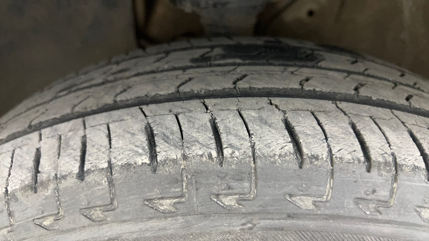 Used 2019 Maruti Suzuki Ignis Sigma 1.2 MT Petrol Manual tyres LEFT FRONT TYRE TREAD VIEW