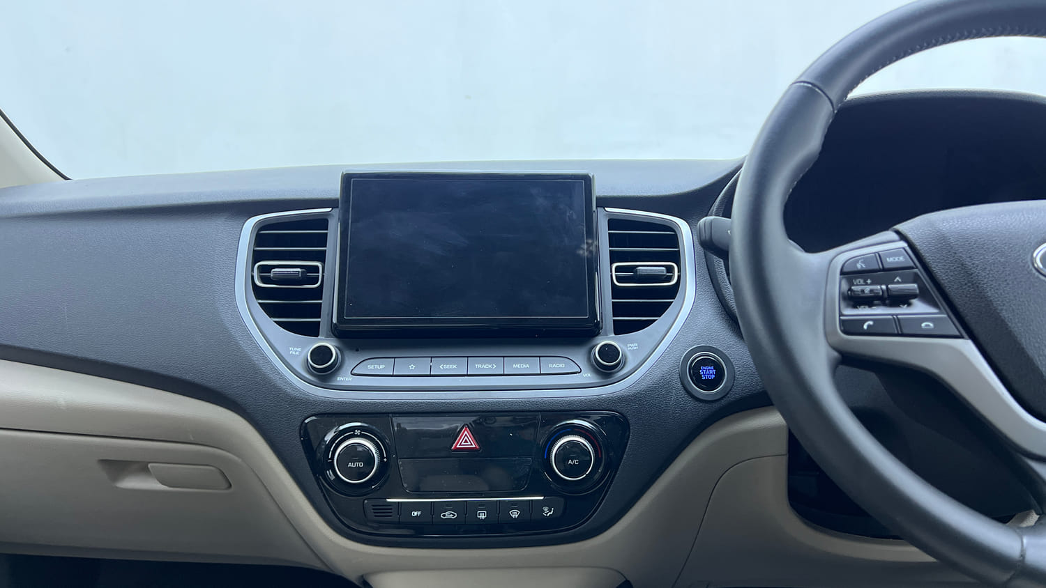 Used 2022 Hyundai Verna SX 1.5 MPi Petrol Manual interior MUSIC SYSTEM & AC CONTROL VIEW