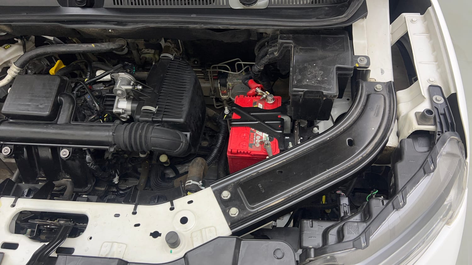 Used 2025 Renault Kiger RXE Petrol Manual engine ENGINE LEFT SIDE VIEW