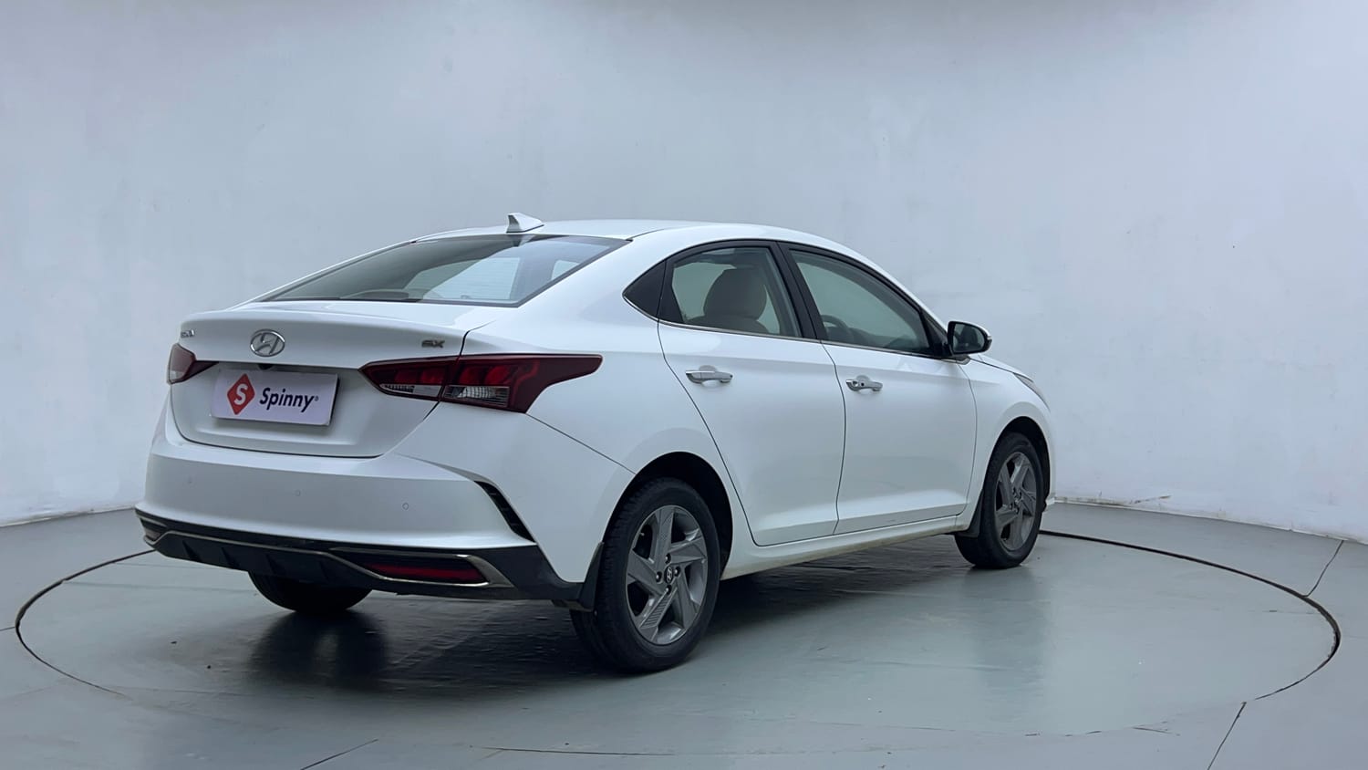 Used 2022 Hyundai Verna SX 1.5 MPi Petrol Manual exterior RIGHT REAR CORNER VIEW