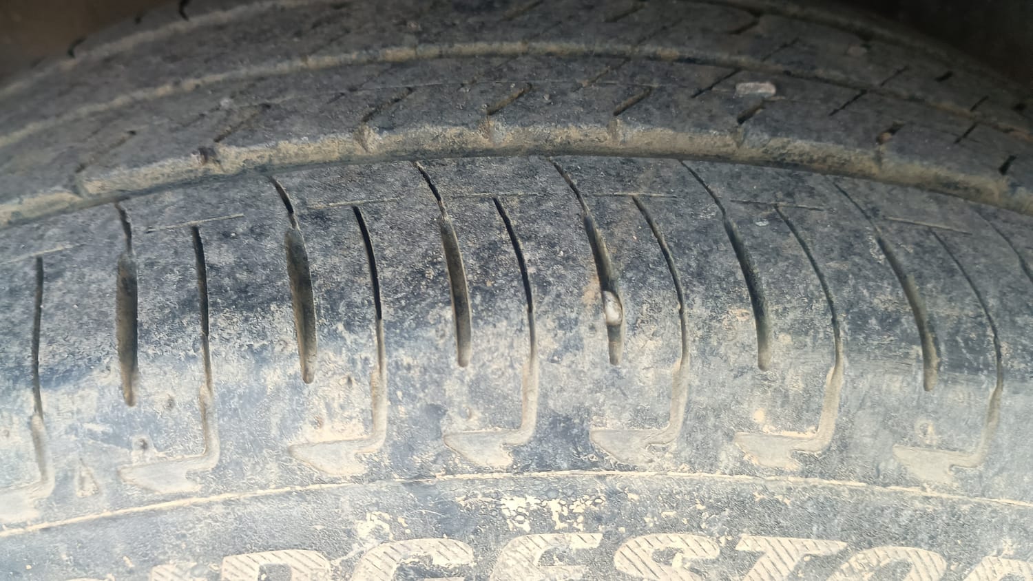 Used 2023 Honda City ZX Petrol Petrol Manual tyres RIGHT REAR TYRE TREAD VIEW