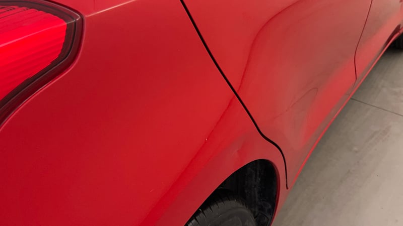 Used 2020 Maruti Suzuki Swift VXi AMT Petrol Automatic dents MINOR DENT