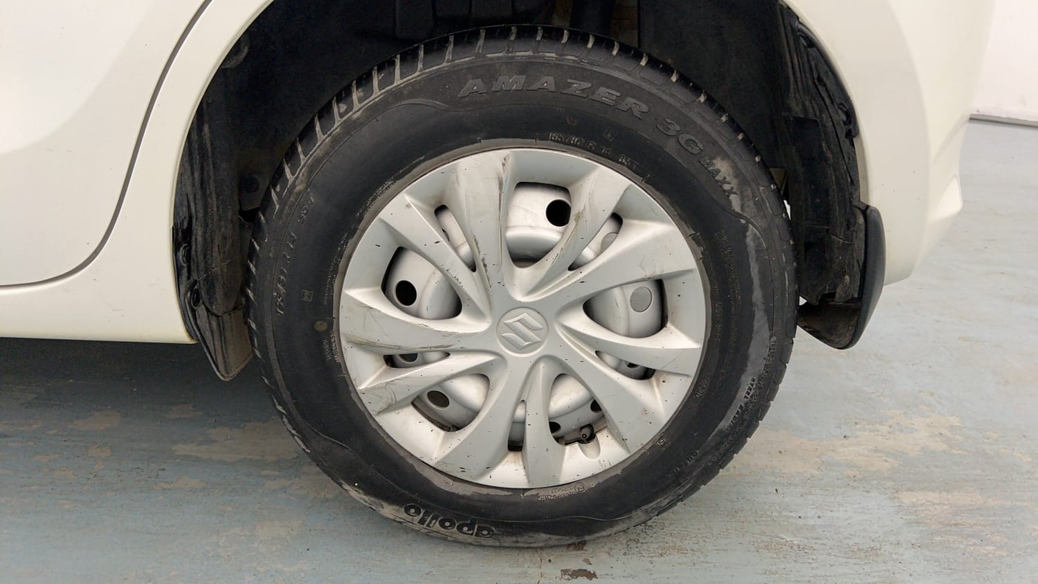 Used 2020 Maruti Suzuki Swift LXi Petrol Manual tyres LEFT REAR TYRE RIM VIEW