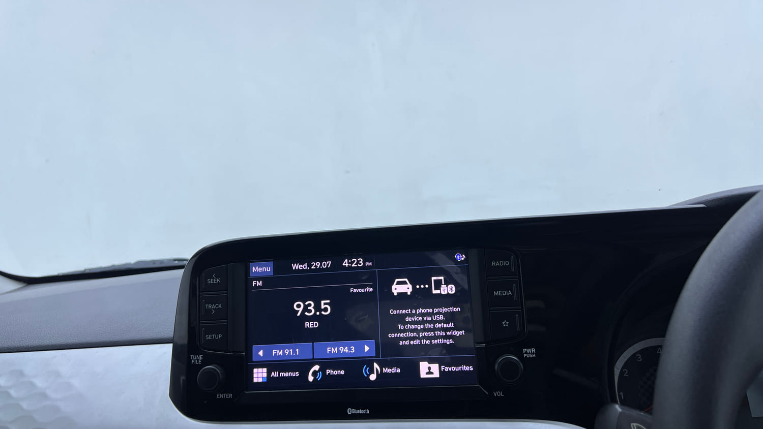 Used 2022 Hyundai Grand i10 Nios Sportz 1.2 Kappa VTVT CNG Cng Manual top_features Touch screen infotainment system