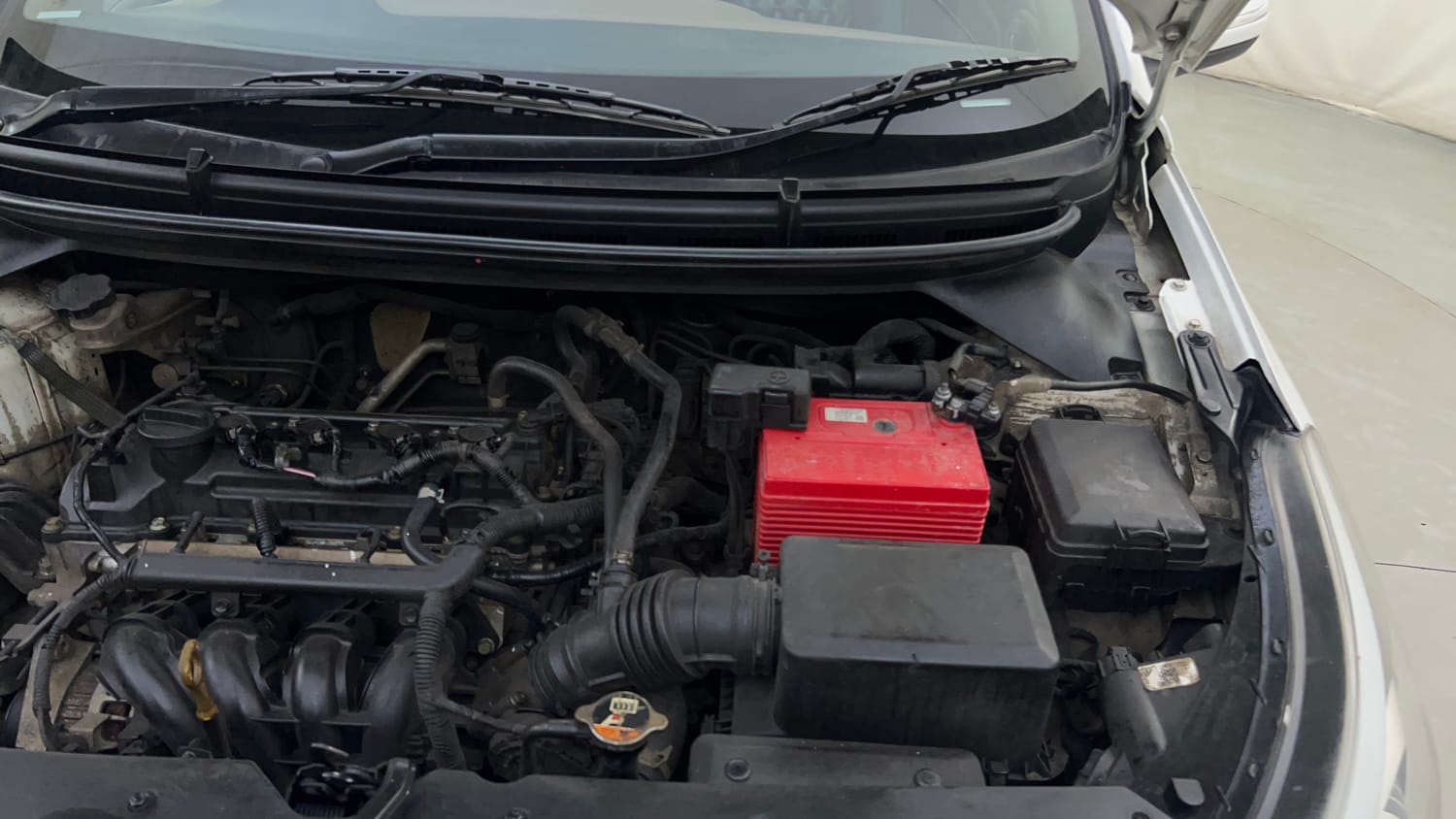 Used 2019 Hyundai Elite i20 Asta 1.2 AT Petrol Automatic engine ENGINE LEFT SIDE HINGE & APRON VIEW