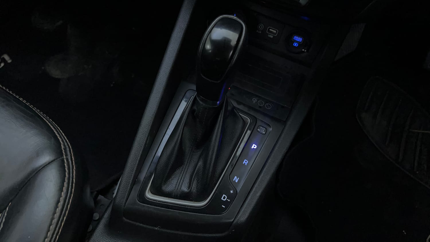 Used 2019 Hyundai Elite i20 Asta 1.2 AT Petrol Automatic interior GEAR  KNOB VIEW