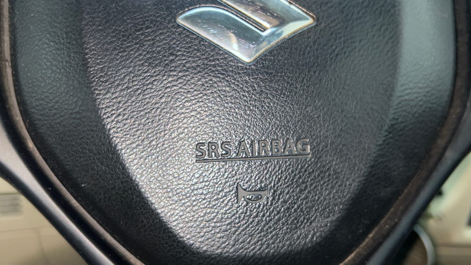 Used 2018 Maruti Suzuki Ciaz Sigma 1.4 MT Petrol Manual top_features Airbags