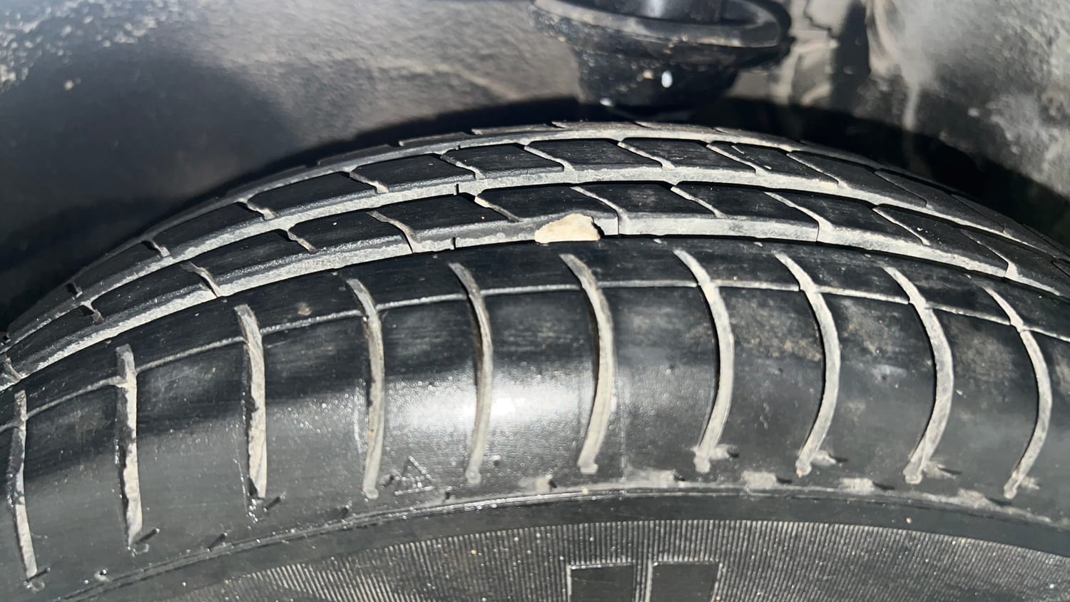 Used 2014 Maruti Suzuki Alto 800 Lxi CNG Cng Manual tyres LEFT FRONT TYRE TREAD VIEW