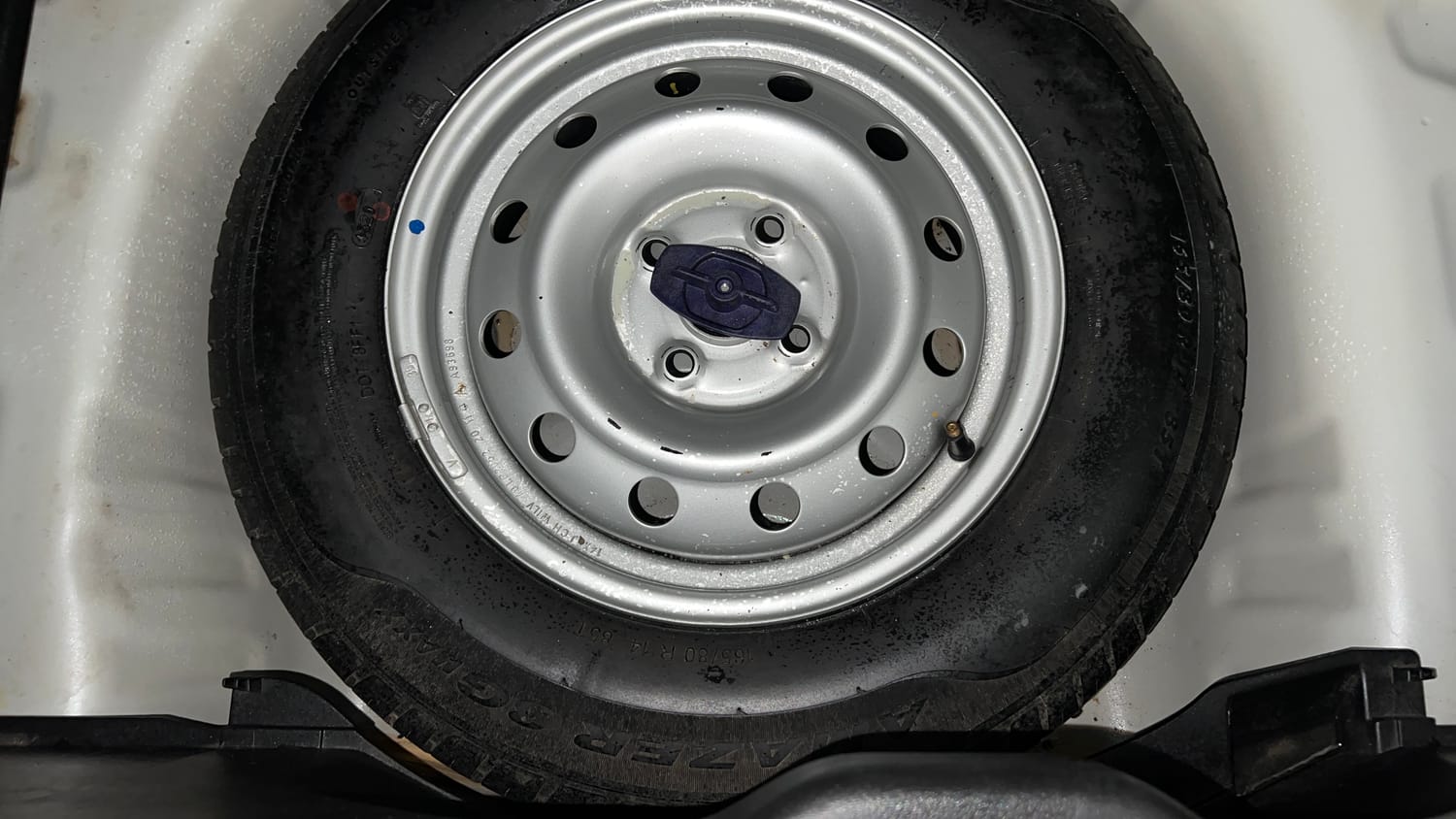 Used 2020 Maruti Suzuki Swift LXi Petrol Manual tyres SPARE TYRE VIEW