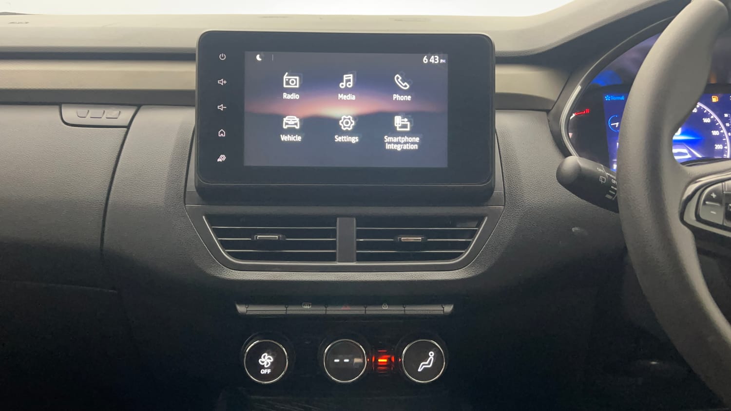 Used 2022 Renault Kiger RXZ AMT Petrol Automatic top_features Integrated (in-dash) music system