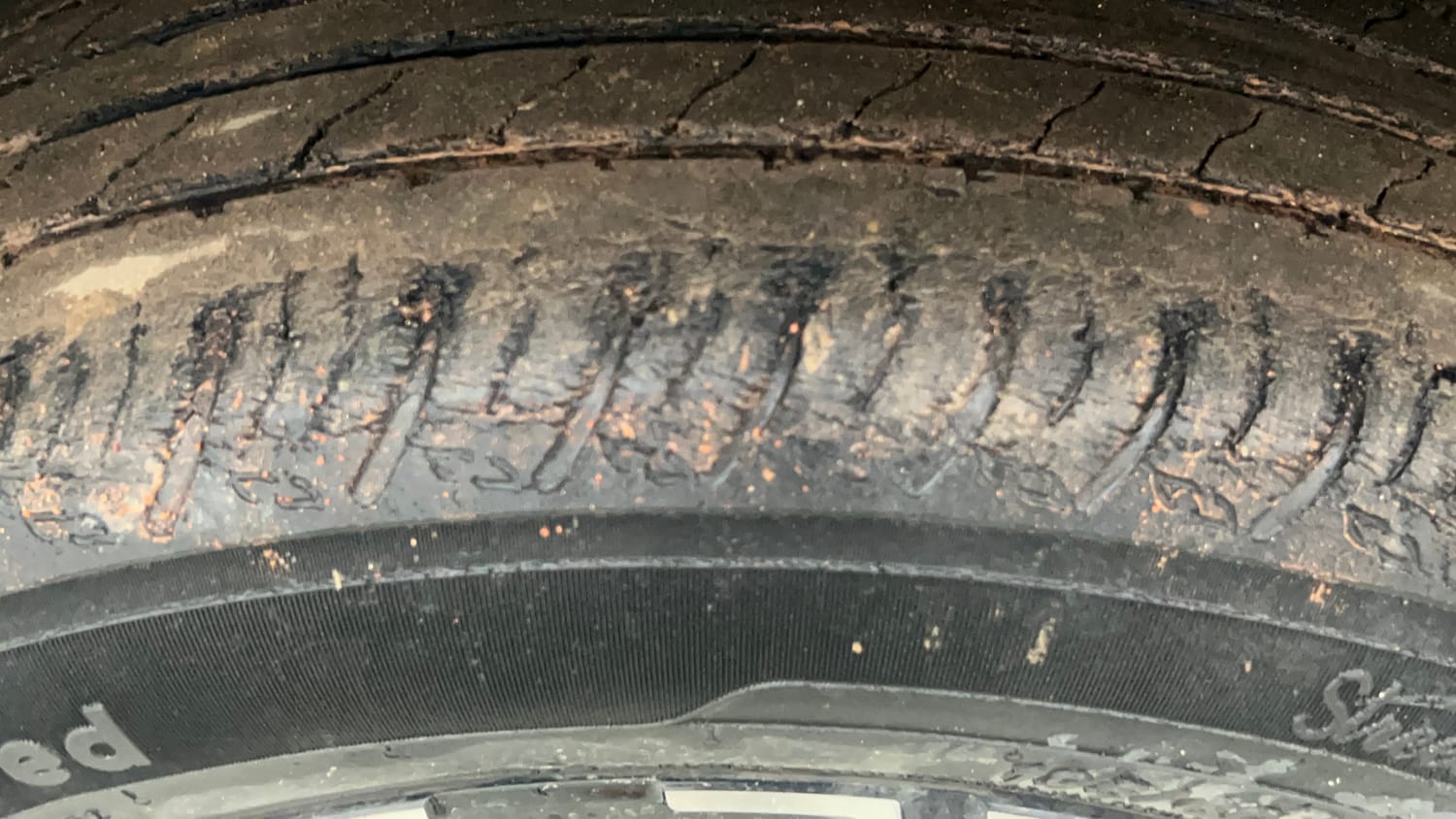 Used 2022 Renault Kiger RXZ AMT Petrol Automatic tyres LEFT FRONT TYRE TREAD VIEW