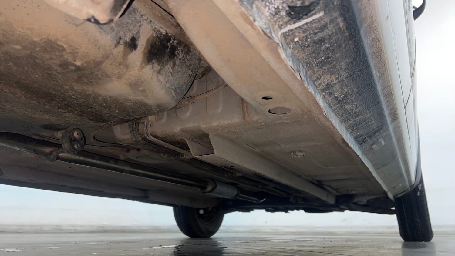 Used 2019 Renault Kwid RXL Petrol Manual extra REAR RIGHT UNDERBODY VIEW