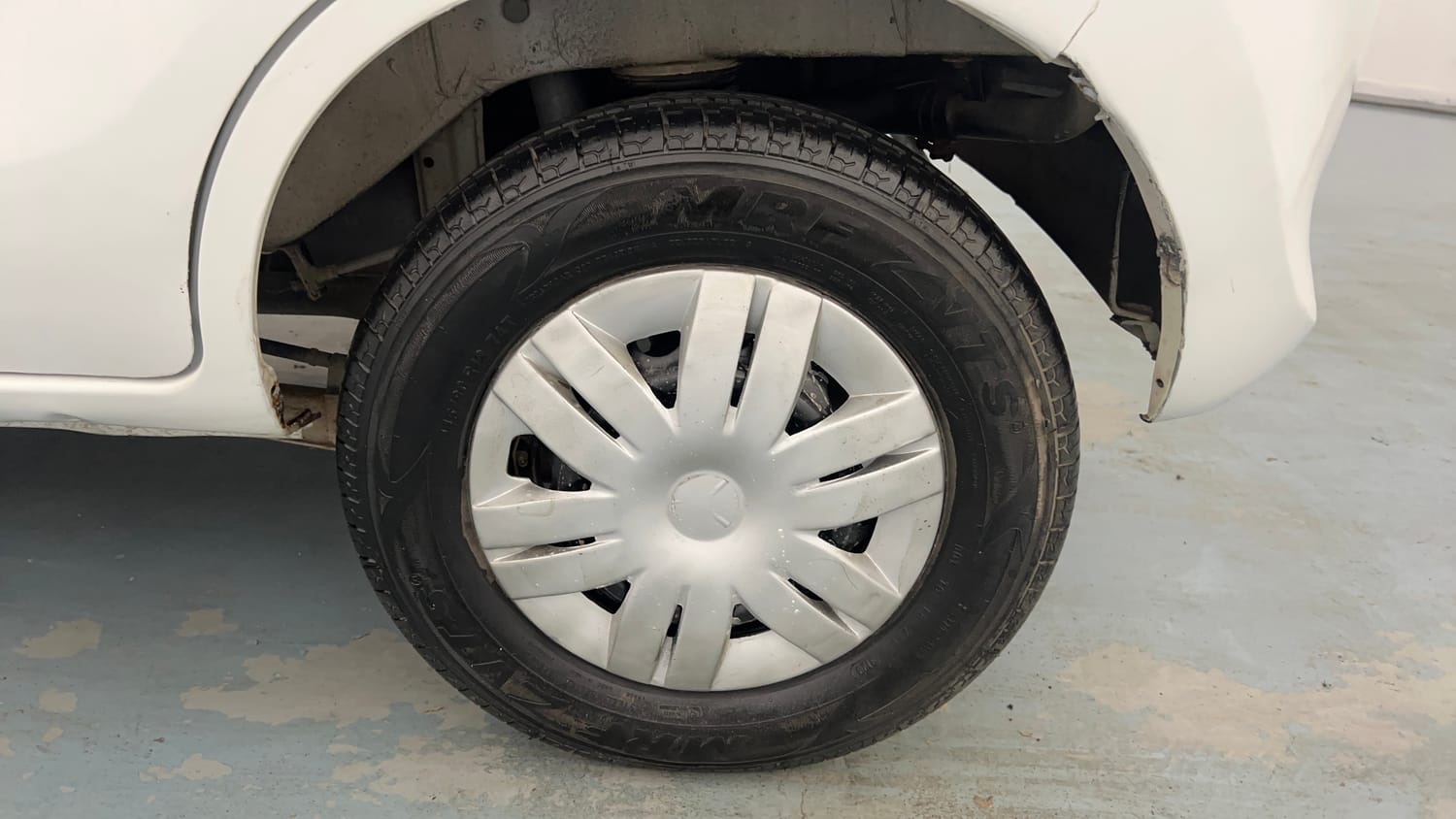 Used 2014 Maruti Suzuki Alto 800 Lxi CNG Cng Manual tyres LEFT REAR TYRE RIM VIEW