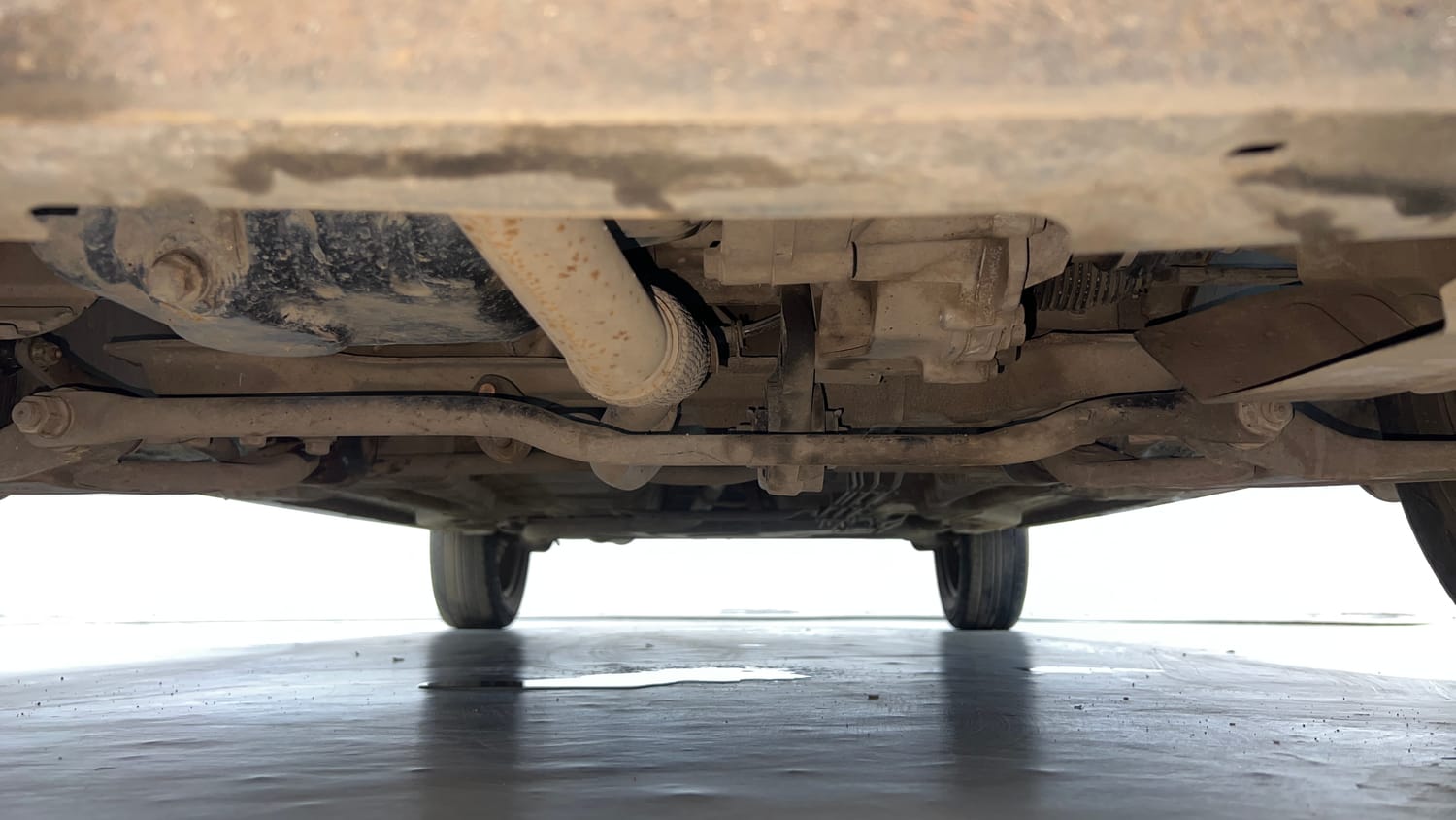 Used 2018 Tata Tiago Revotorq XT Diesel Manual extra FRONT LEFT UNDERBODY VIEW