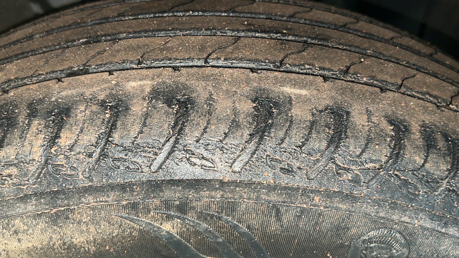 Used 2022 Renault Kiger RXZ AMT Petrol Automatic tyres RIGHT FRONT TYRE TREAD VIEW