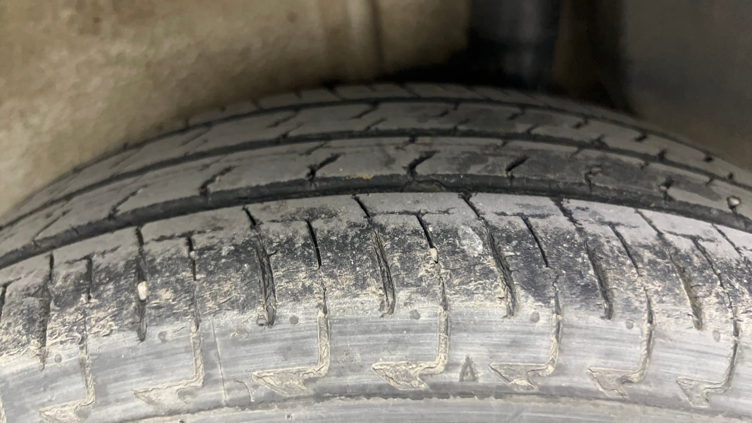 Used 2019 Maruti Suzuki Ignis Sigma 1.2 MT Petrol Manual tyres LEFT REAR TYRE TREAD VIEW