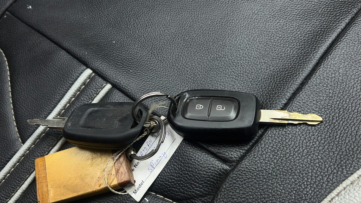 Used 2019 Renault Kwid RXL Petrol Manual extra CAR KEY VIEW