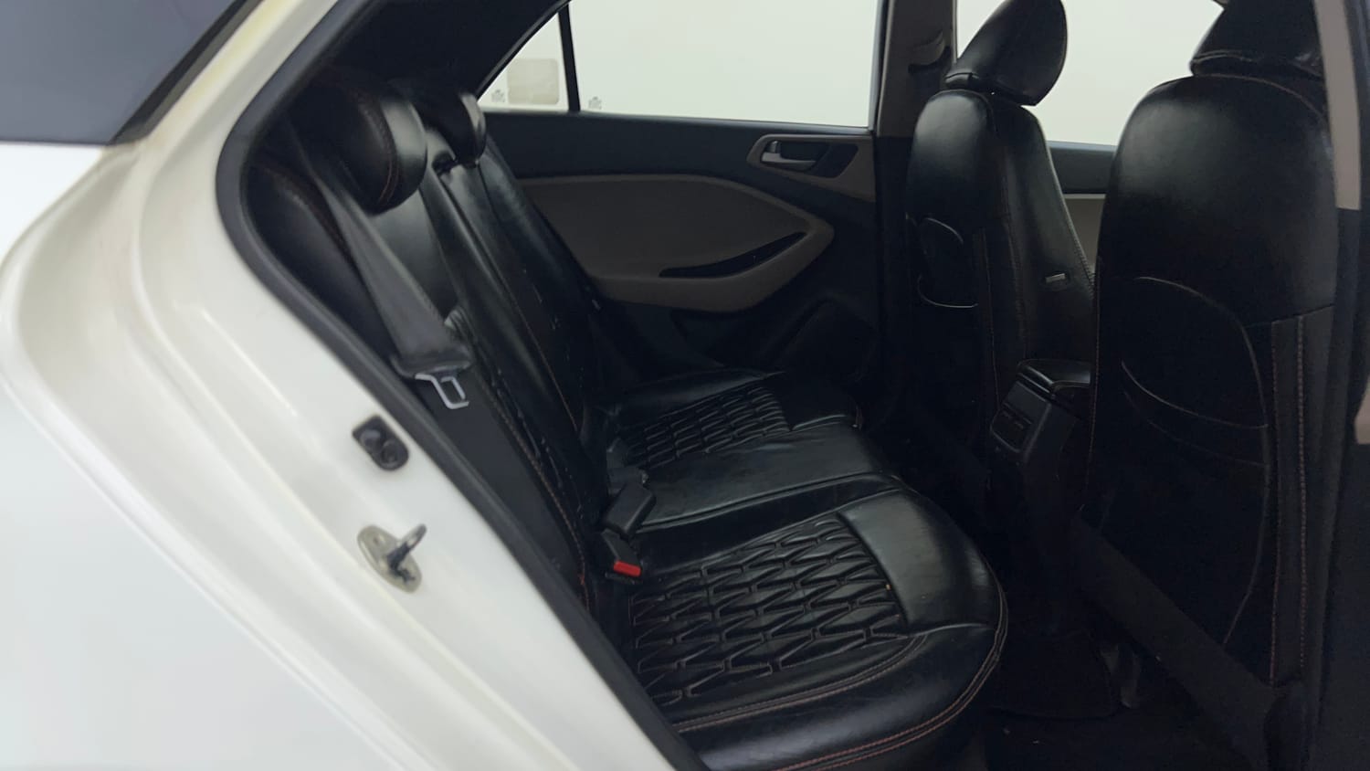 Used 2019 Hyundai Elite i20 Asta 1.2 AT Petrol Automatic interior RIGHT SIDE REAR DOOR CABIN VIEW