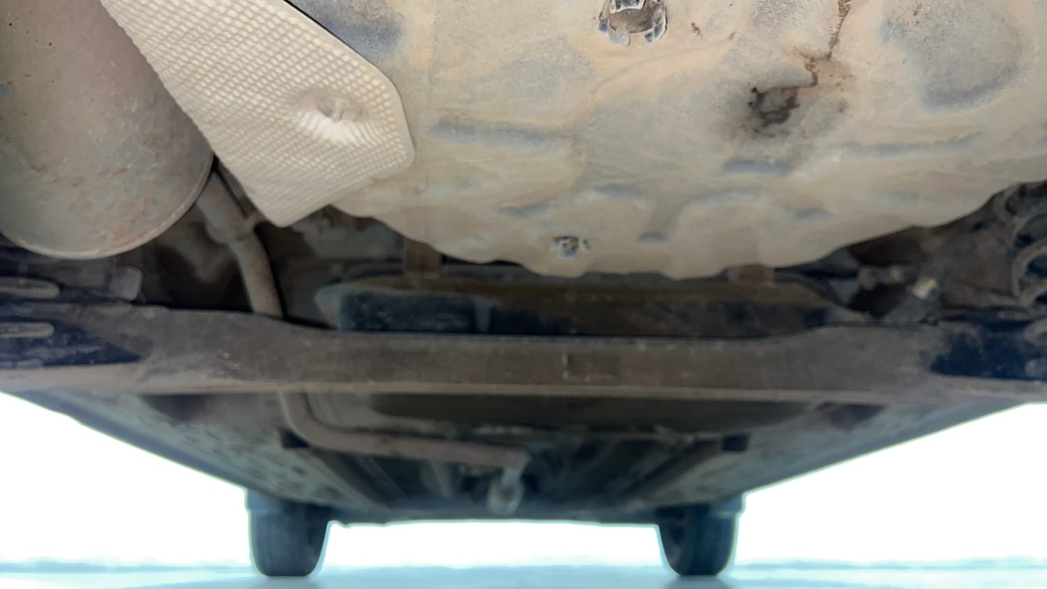 Used 2025 Renault Kiger RXE Petrol Manual extra REAR UNDERBODY VIEW (TAKEN FROM REAR)