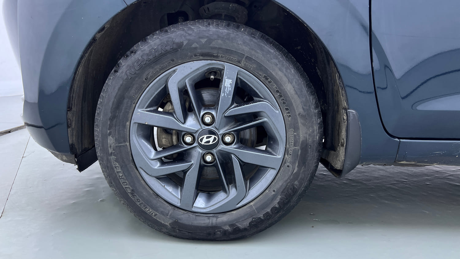 Used 2022 Hyundai Grand i10 Nios Sportz 1.2 Kappa VTVT CNG Cng Manual tyres LEFT FRONT TYRE RIM VIEW