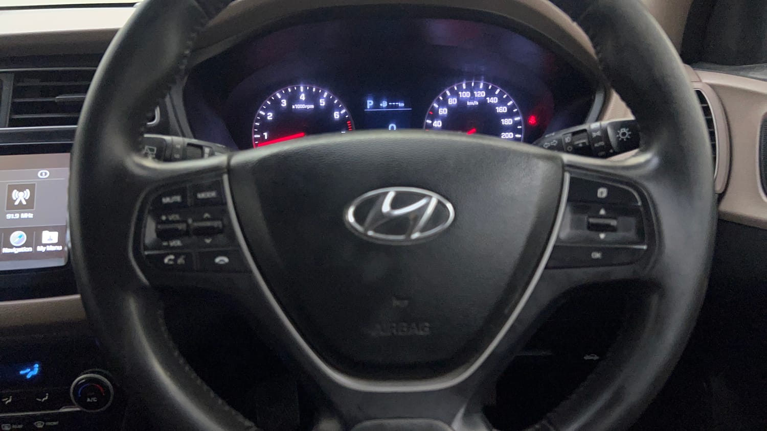 Used 2019 Hyundai Elite i20 Asta 1.2 AT Petrol Automatic top_features Airbags