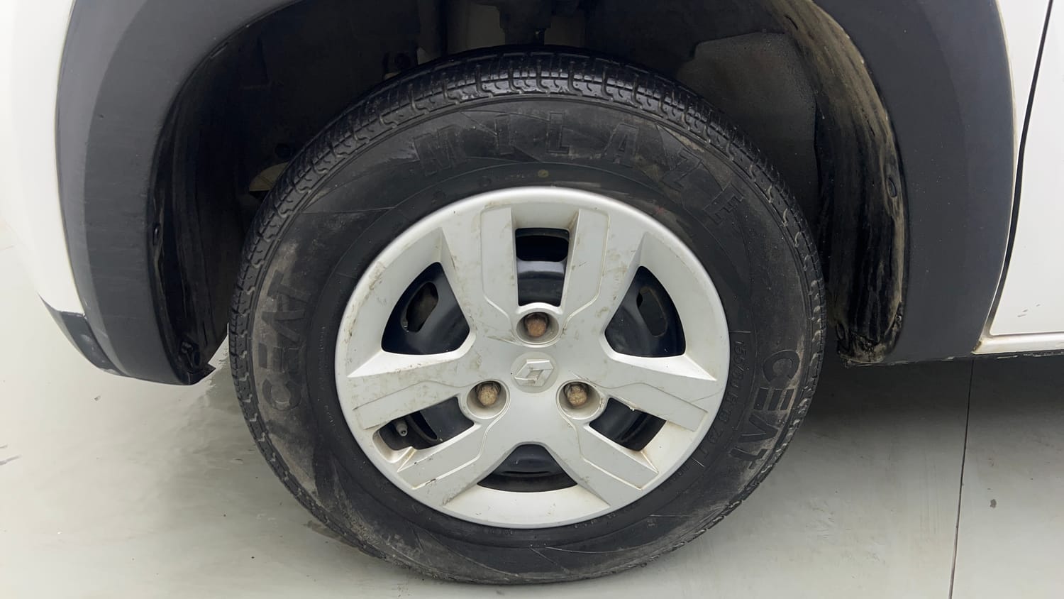 Used 2019 Renault Kwid RXL Petrol Manual tyres LEFT FRONT TYRE RIM VIEW