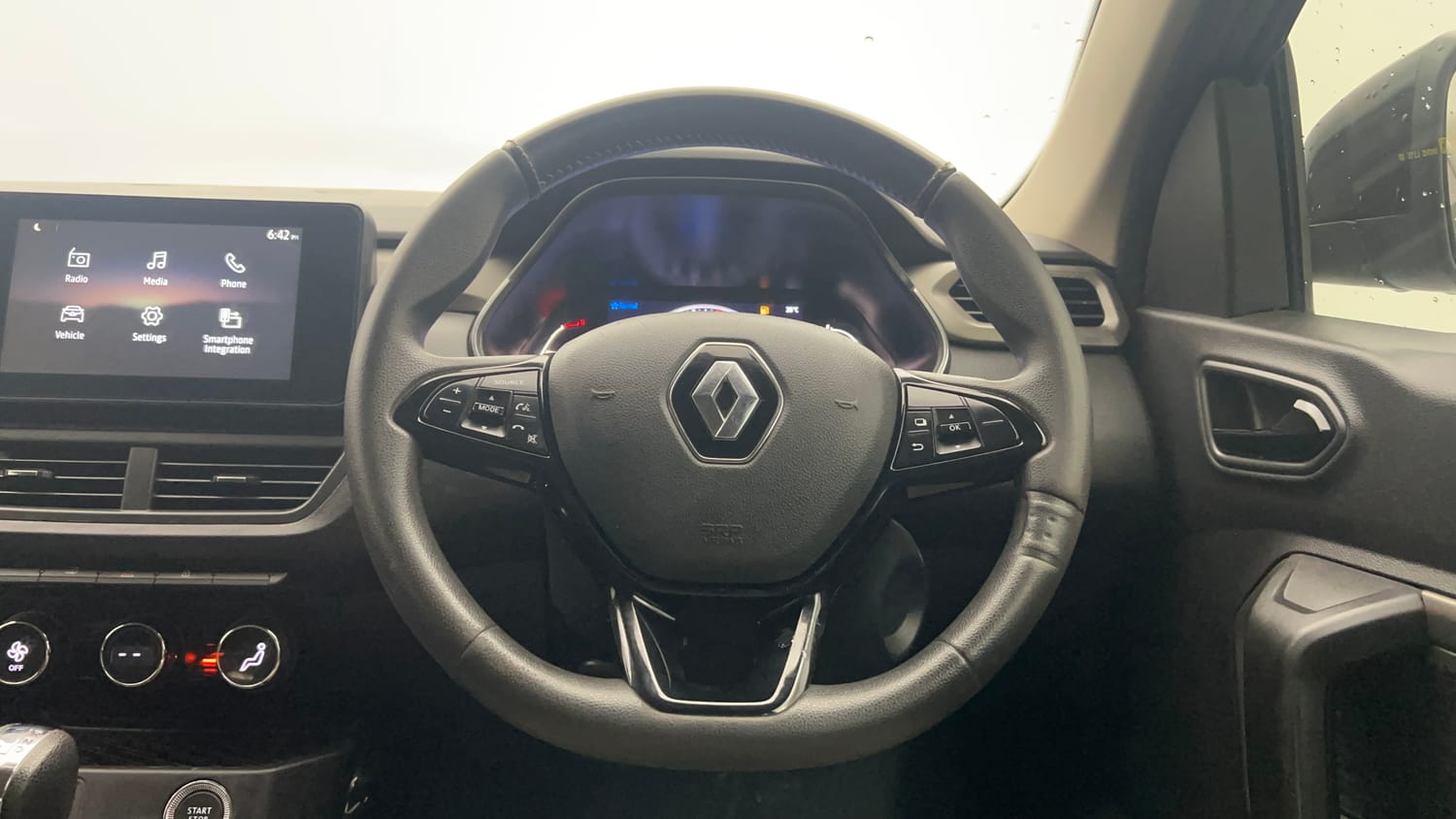 Used 2022 Renault Kiger RXZ AMT Petrol Automatic interior STEERING VIEW