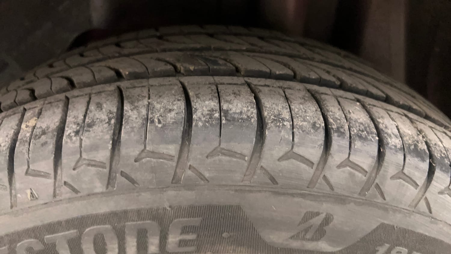 Used 2017 Ford Figo Aspire Titanium 1.2 Ti-VCT Petrol Manual tyres LEFT REAR TYRE TREAD VIEW
