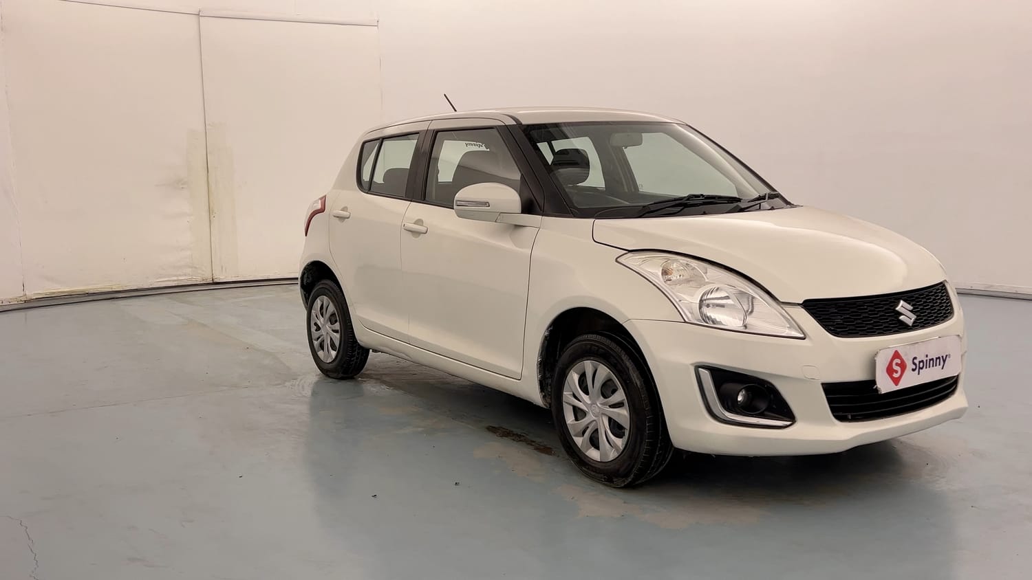 Used 2017 Maruti Suzuki Swift VXI (O) Petrol Manual exterior RIGHT FRONT CORNER VIEW