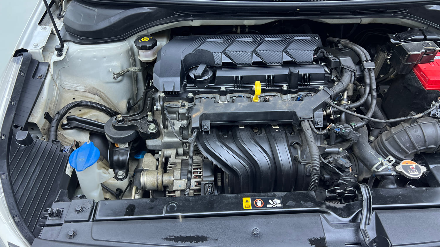 Used 2022 Hyundai Verna SX 1.5 MPi Petrol Manual engine ENGINE RIGHT SIDE VIEW