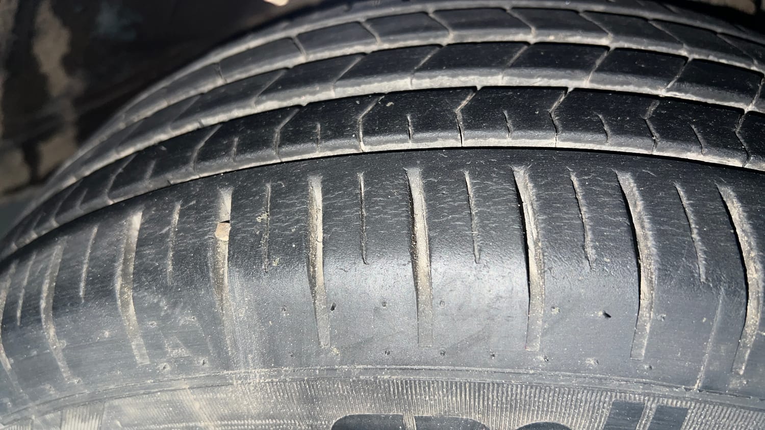 Used 2021 Maruti Suzuki Baleno Zeta Automatic Petrol Automatic tyres RIGHT FRONT TYRE TREAD VIEW