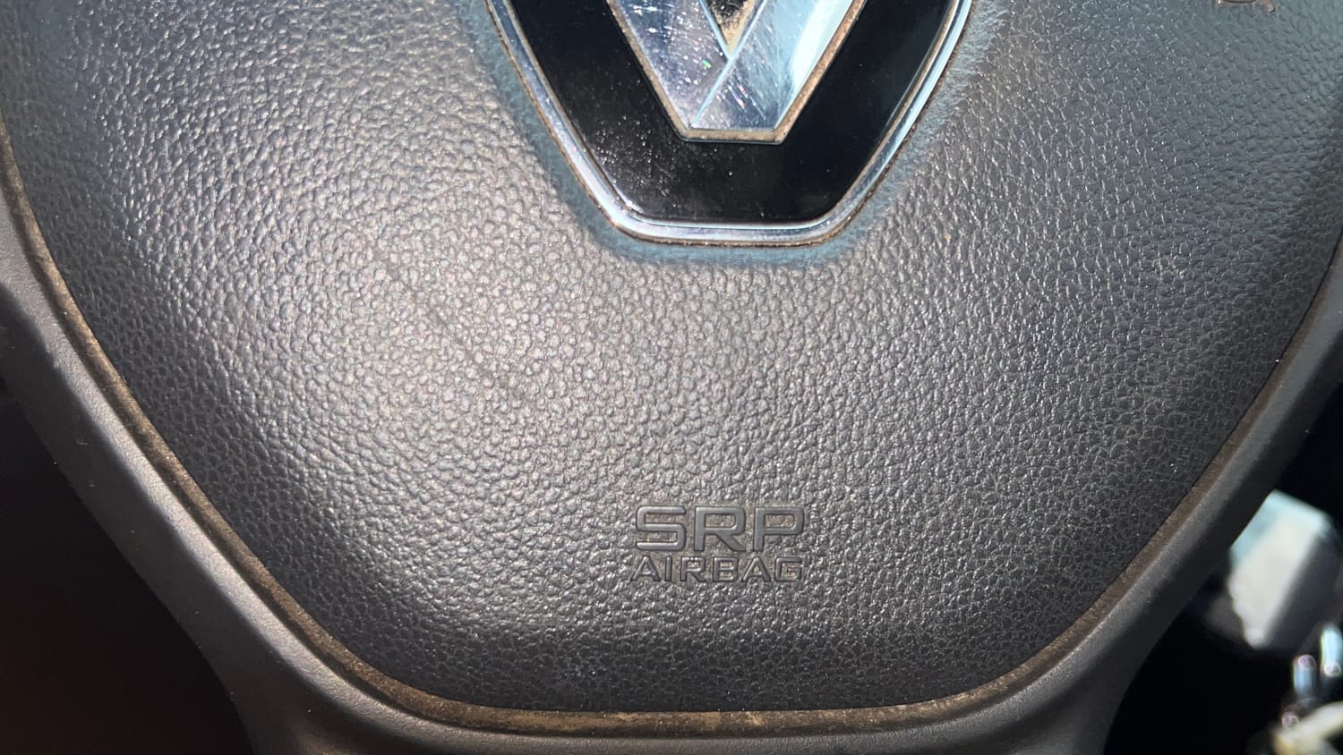 Used 2025 Renault Kiger RXE Petrol Manual top_features Airbags
