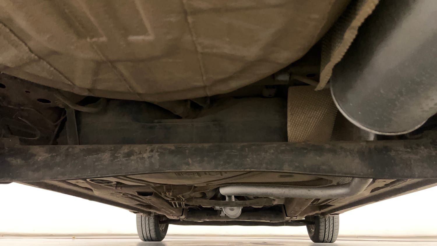 Used 2017 Ford Figo Aspire Titanium 1.2 Ti-VCT Petrol Manual extra REAR UNDERBODY VIEW (TAKEN FROM REAR)