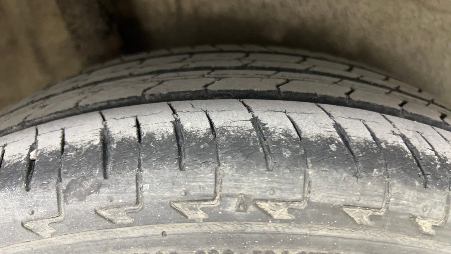 Used 2019 Maruti Suzuki Ignis Sigma 1.2 MT Petrol Manual tyres RIGHT REAR TYRE TREAD VIEW